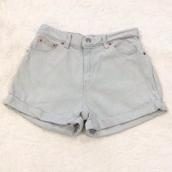 Levi's 26 (US 2/3) A-Line Mom Denim Shorts Light Wash Cuffed High Rise Women’s - Picture 4 of 13